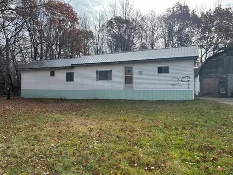 29 Henderson Ln, Milford, ME 04461