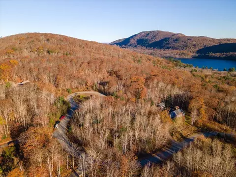 7 Stoney Hill Rd, Rockport, ME 04856