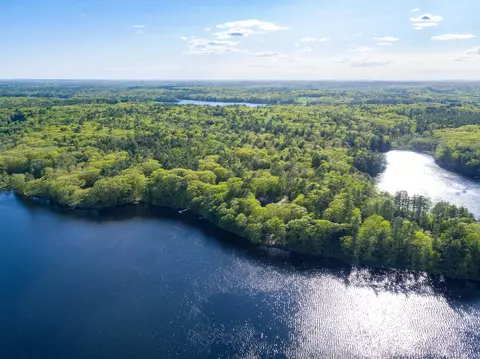 13 Summer Cove Rd, Nobleboro, ME 04555
