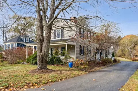 18 School St, Kennebunkport, ME 04046