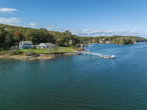 306 E Side Rd, Trevett, ME 04571
