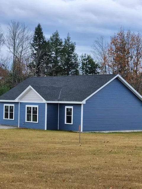 2 Cedar Dr, Paris, ME 04281