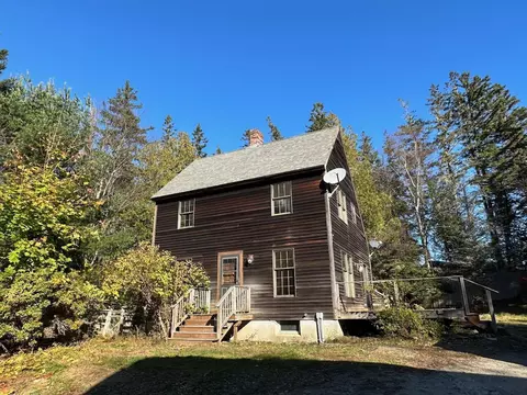7 Double Duck Ln, Tremont, ME 04674