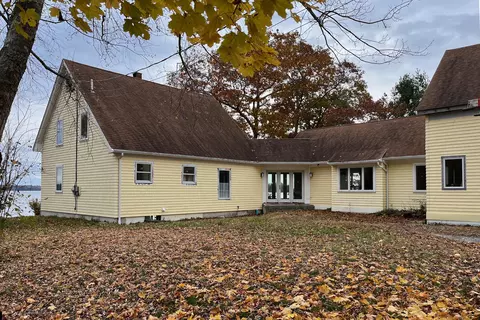 361 Lower Flying Point Rd, Freeport, ME 04032