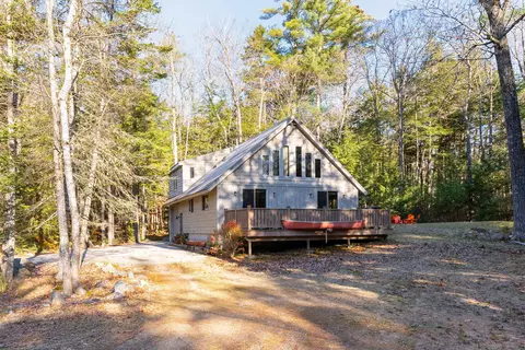 15 Blue Jay Ln, Bridgton, ME 04009