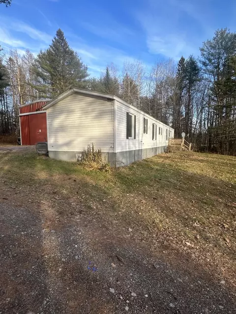 123 Goshen Rd, Winterport, ME 04496