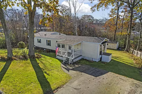 26 Sandalwood Cir, Kittery, ME 03904