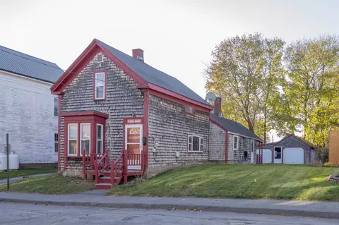 8 Maple St, Bath, ME 04530