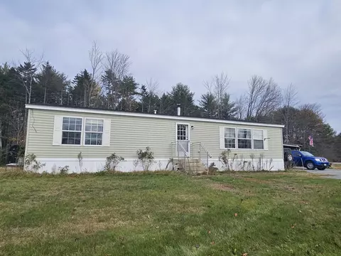 4 Keay Rd, Sabattus, ME 04280