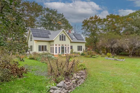 29 Clancy Rd, Dresden, ME 04342