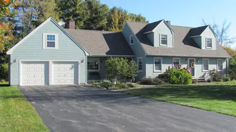 9 Merrifield Dr, Kennebunk, ME 04043