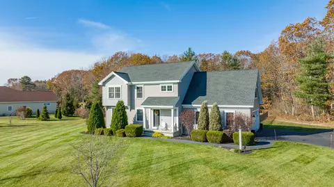 3 Camelot Cir, Old Orchard Beach, ME 04064