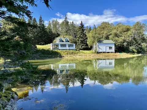 238 Tip Toe Mountain Rd, Vinalhaven, ME 04863