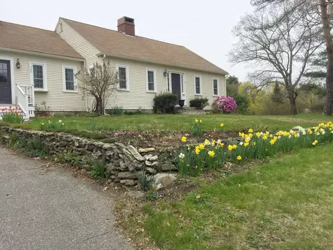 244 Middle Rd, Falmouth, ME 04105