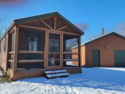 26 School St, Princeton, ME 04668