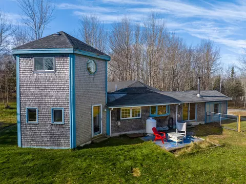 36 Lievens Ln, Machias, ME 04654