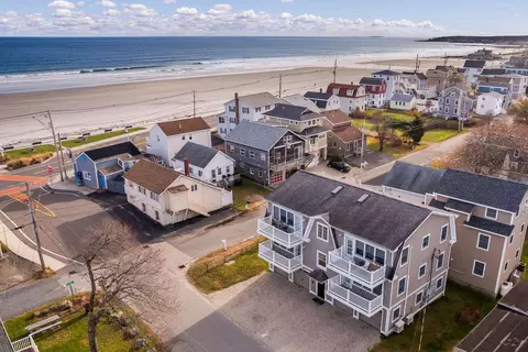 8 Oceanside Ave #4, York, ME 03909