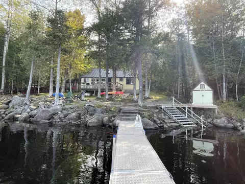 128 Bunker Ln, Hartland, ME 04943