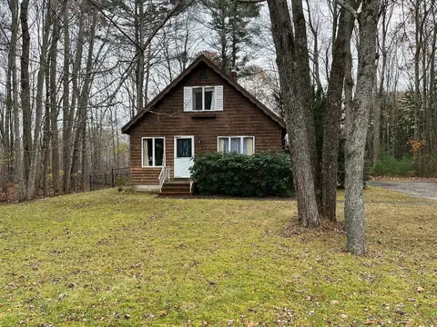 276 Portland St, Yarmouth, ME 04096