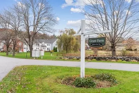 6 Ephraim Tyler Way #6, Kennebunk, ME 04043