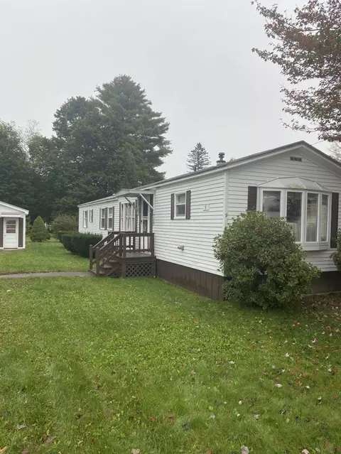 9 Milford Ave, Bingham, ME 04920
