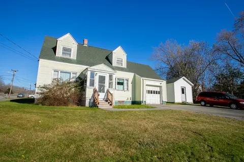 41 Birch St, East Millinocket, ME 04430