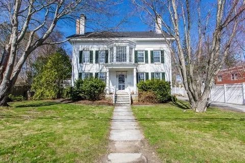 788 High St, Bath, ME 04530