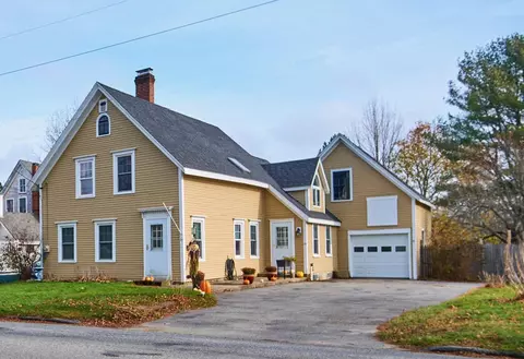 33 Beechwood St, Thomaston, ME 04861