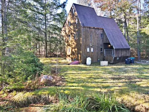 133 Stillwater Ave, Orono, ME 04473