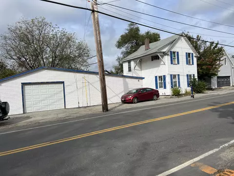 77 Main St, Sabattus, ME 04280