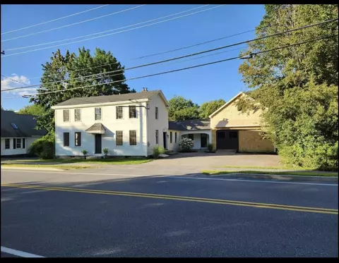 65 W Main St, Yarmouth, ME 04096