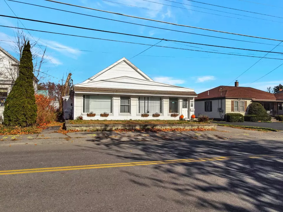 121 Western Ave, Waterville, ME 04901 58 Photos Movoto