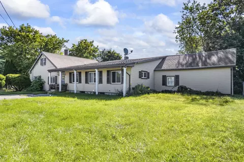 53 Dill St, Lewiston, ME 04240
