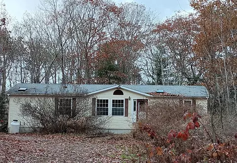 4 Lisa Ln, Bristol, ME 04539
