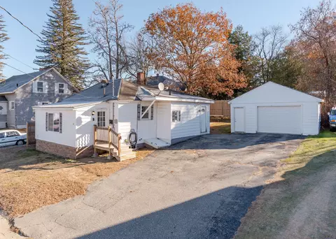 10 Judkins Ave, Lewiston, ME 04240