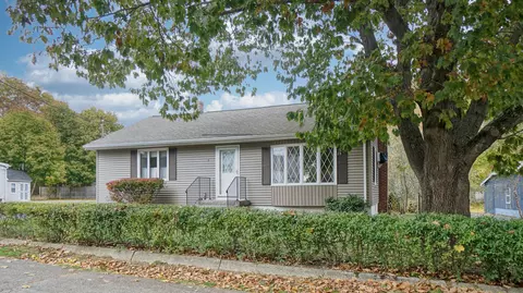 8 Ocean View Rd, Scarborough, ME 04074