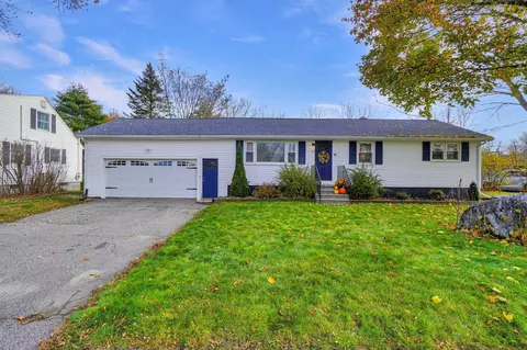 60 Constitution Dr, Westbrook, ME 04092