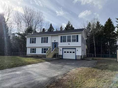 24 Seaveys Rd, Ellsworth, ME 04605