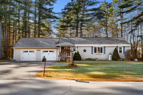 59 Hubbard Rd, Berwick, ME 03901