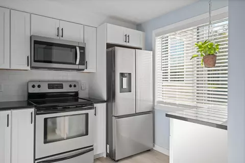 25 Lawrence St #31, Westbrook, ME 04092