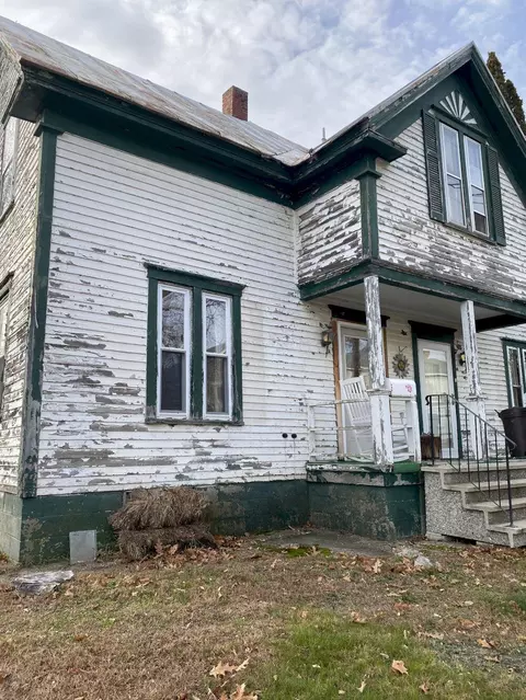 5 Oak St #1 & 2, Skowhegan, ME 04976