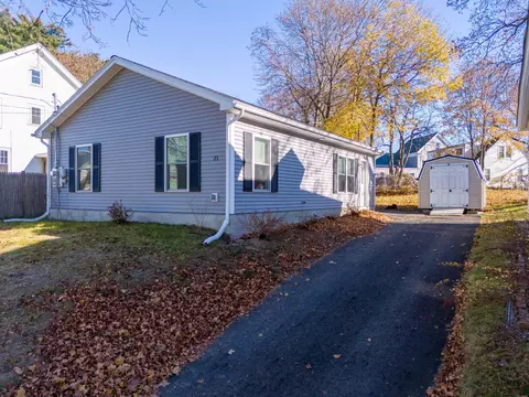 21 Nichols St, Lewiston, ME 04240