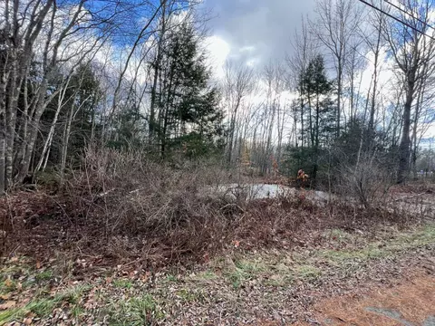 9 Snow Pond Road, Oakland, ME 04963