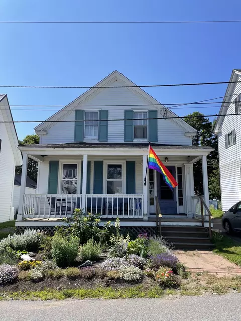 8 Key St, Eastport, ME 04631