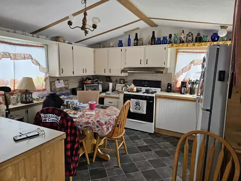 777 Pleasant Street St, Blue Hill, ME 04614