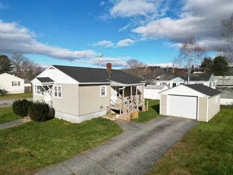 24 Bushey Cir, Lewiston, ME 04240