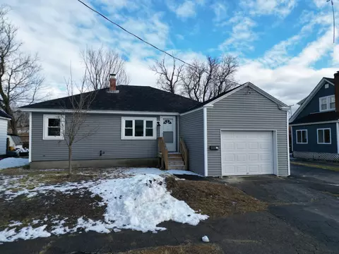 79 Eastland Ave, Millinocket, ME 04462