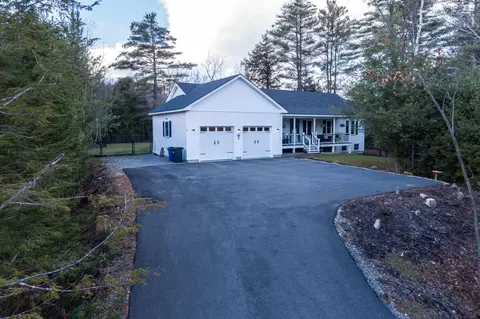 9 Young Rd, Lisbon, ME 04250