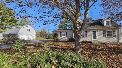 27 Bayview Ave, Bucksport, ME 04416