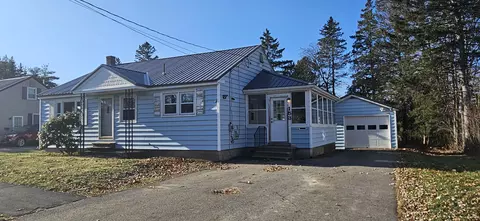 153 Parkway N, Brewer, ME 04412